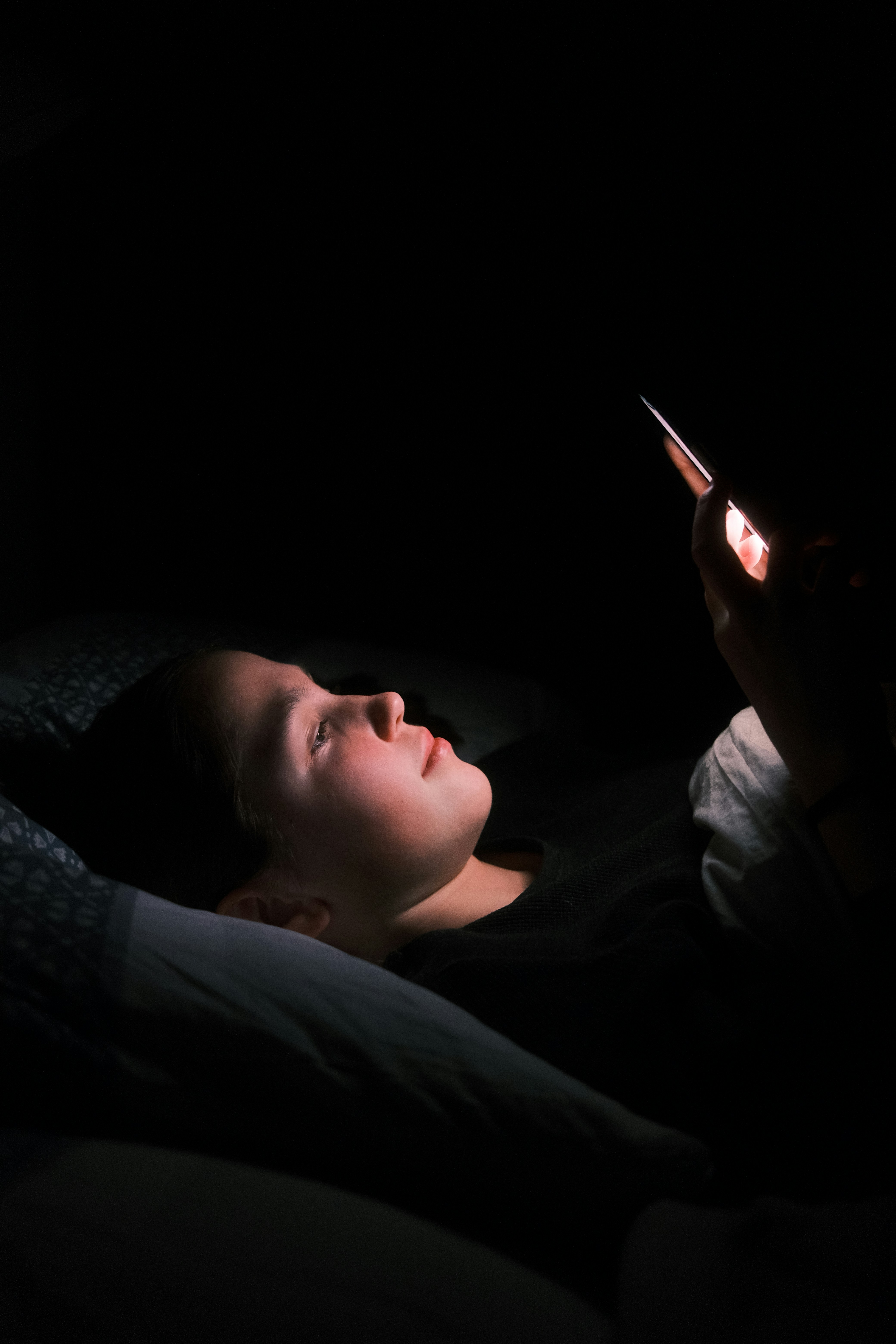 Avoid being on phone late night! (Unsplash) Avoid being on phone late night! (Unsplash)