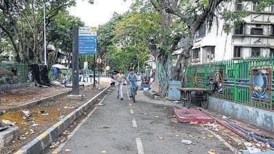 Mumbai, India, May 08, 2025: Bad condition of the cycle track near Shanmukhananda Hall in the Sion area of Mumbai. Mumbai, India.May 08, 2025. (Photo by Raju Shinde/ HT Photo) (Hindustan Times) Mumbai, India, May 08, 2025: Bad condition of the cycle track near Shanmukhananda Hall in the Sion area of Mumbai. Mumbai, India.May 08, 2025. (Photo by Raju Shinde/ HT Photo) (Hindustan Times)