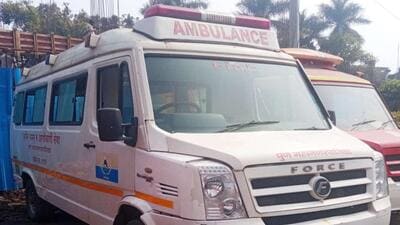 PMC staff claim ambulance stationed at premises had no doctor on board and is ill-equipped to deal with cardiac emergency. (HT) PMC staff claim ambulance stationed at premises had no doctor on board and is ill-equipped to deal with cardiac emergency. (HT)