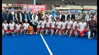 Players from the Jarkhar Hockey Academy after winning the 9th Guru Gobind Singh Hockey Championship in Ludhiana on Wednesday. (HT Photo) Players from the Jarkhar Hockey Academy after winning the 9th Guru Gobind Singh Hockey Championship in Ludhiana on Wednesday. (HT Photo)
