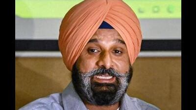 The Punjab and Haryana high court on Thursday dismissed the bail plea of Shiromani Akali Dal leader Bikram Singh Majithia in a disproportionate assets case. (HT file photo)