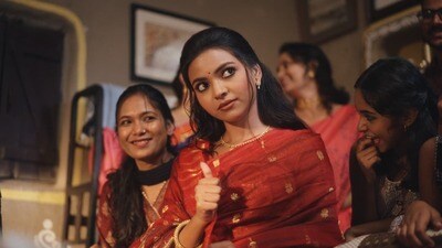 গানটিতে অভিনয় শ্রীমা ভট্টাচার্য, মৈনাক ঢোল এবং আকাঙ্ক্ষা দত্ত। গানে বরের বেশে দেখা গিয়েছে মৈনাককে। কনের চরিত্রে দেখা গিয়েছে আকাঙ্ক্ষা। কনের বন্ধুর চরিত্রে দেখা গিয়েছে শ্রীমাকে। গানটি কোরিওগ্রাফিও করেছেন আকাঙ্ক্ষা। গানটিতে অভিনয় শ্রীমা ভট্টাচার্য, মৈনাক ঢোল এবং আকাঙ্ক্ষা দত্ত। গানে বরের বেশে দেখা গিয়েছে মৈনাককে। কনের চরিত্রে দেখা গিয়েছে আকাঙ্ক্ষা। কনের বন্ধুর চরিত্রে দেখা গিয়েছে শ্রীমাকে। গানটি কোরিওগ্রাফিও করেছেন আকাঙ্ক্ষা।