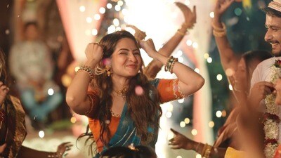 শ্রীমা গান প্রসঙ্গে বলেন, 'বর এলো’-তে কাজ করে দারুণ মজা হয়েছে। গানটা ভীষণই আকর্ষণীয়। এটা সত্যিকারের বাঙালি বিয়ের আনন্দ নাচের মাধ্যমে তুলে ধরা হয়েছে। আমি সত্যিই জিরোওয়ান স্টুডিয়োর সঙ্গে এত সুন্দরটা ফিউশন কাজ করে খুব সমৃদ্ধ। আমি আশা করি এটা সবাই ততটাই উপভোগ করবে যতটা আমরা এটা তৈরি করতে গিয়ে উপভোগ করেছি!' শ্রীমা গান প্রসঙ্গে বলেন, 'বর এলো’-তে কাজ করে দারুণ মজা হয়েছে। গানটা ভীষণই আকর্ষণীয়। এটা সত্যিকারের বাঙালি বিয়ের আনন্দ নাচের মাধ্যমে তুলে ধরা হয়েছে। আমি সত্যিই জিরোওয়ান স্টুডিয়োর সঙ্গে এত সুন্দরটা ফিউশন কাজ করে খুব সমৃদ্ধ। আমি আশা করি এটা সবাই ততটাই উপভোগ করবে যতটা আমরা এটা তৈরি করতে গিয়ে উপভোগ করেছি!'