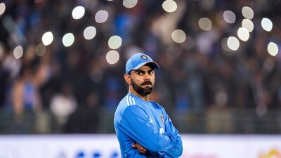 కోహ్లీ సెంచరీ వృథా: ‘కోహ్లీ లేని క్రికెట్ అంటే శూన్యం’ అంటున్న దిగ్గజాలు (PTI) కోహ్లీ సెంచరీ వృథా: ‘కోహ్లీ లేని క్రికెట్ అంటే శూన్యం’ అంటున్న దిగ్గజాలు (PTI)