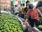 Navi Mumbai, India - March 30, 2025:40,000 boxes of mangoes have arrived at APMC on Gudi Padwa, ready to be exported, in Vashi, Navi Mumbai, India, on Sunday, March 30, 2025. (Photo by Bachchan Kumar/ Hindustan Times) (HT PHOTO) Navi Mumbai, India - March 30, 2025:40,000 boxes of mangoes have arrived at APMC on Gudi Padwa, ready to be exported, in Vashi, Navi Mumbai, India, on Sunday, March 30, 2025. (Photo by Bachchan Kumar/ Hindustan Times) (HT PHOTO)