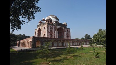 A view of the tomb of Abdur Rahim Khan-i-Khanan, also known as Rahim, in Nizamuddin, New Delhi. (Vipin Kumar/HT PHOTO) A view of the tomb of Abdur Rahim Khan-i-Khanan, also known as Rahim, in Nizamuddin, New Delhi. (Vipin Kumar/HT PHOTO)