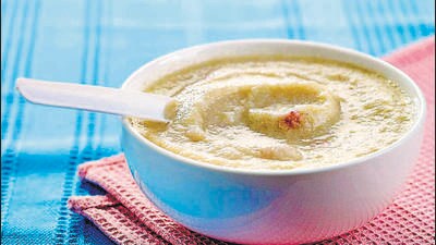 bowl of baby food, healthy breakfast porridge (Shutterstock)