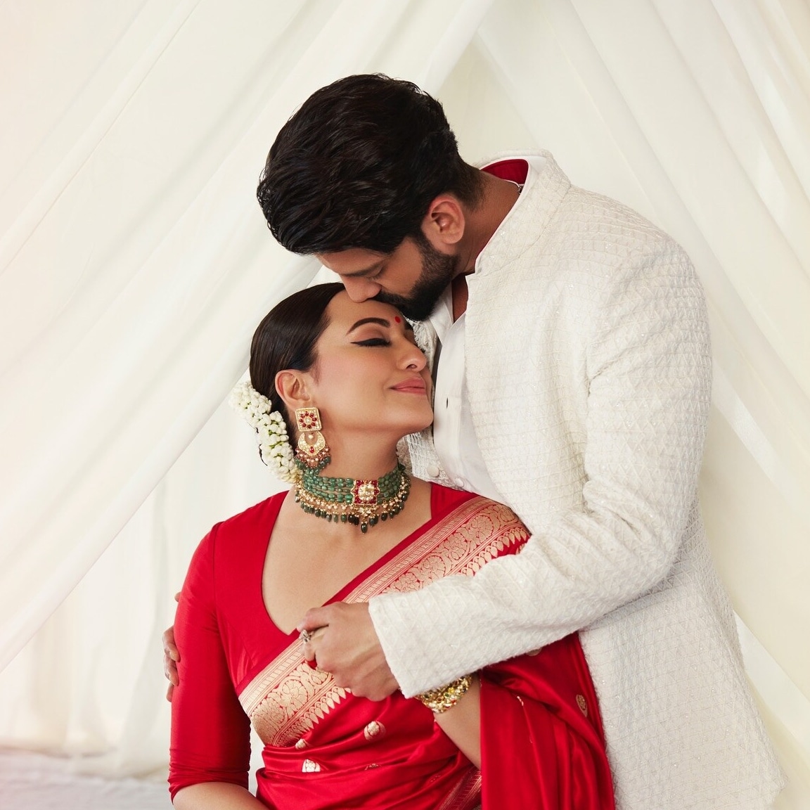 sonakshi-sinha-red-saree-traditional-look-2-years-after-marriage-with-zaheer-iqbal-2026