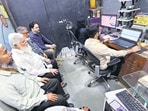 Thane, India - December -04, 2025: Race to register waqf properties on the umeed portal at Nalasopara west ,in Thane ,in Mumbai, India, on, Thursday, December -04, 2025. ( Azim Tamboli / HT Photo)