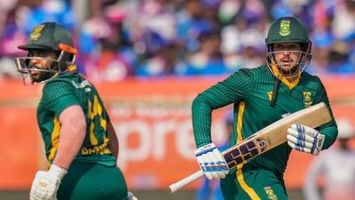 After Arshdeep's wicket, Quinton de Kock and Temba Bavuma settled nerves with a good stand, including some big hits to regain the momentum. (PTI) After Arshdeep's wicket, Quinton de Kock and Temba Bavuma settled nerves with a good stand, including some big hits to regain the momentum. (PTI)