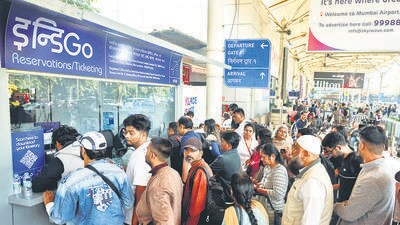 Passengers wait outside the IndiGo airlines ticketing counter at the Chhatrapati Shivaji Maharaj International Airport, after several IndiGo airlines flights were cancelled, in Mumbai, India, December 6, 2025. REUTERS/Francis Mascarenhas (REUTERS) Passengers wait outside the IndiGo airlines ticketing counter at the Chhatrapati Shivaji Maharaj International Airport, after several IndiGo airlines flights were cancelled, in Mumbai, India, December 6, 2025. REUTERS/Francis Mascarenhas (REUTERS)