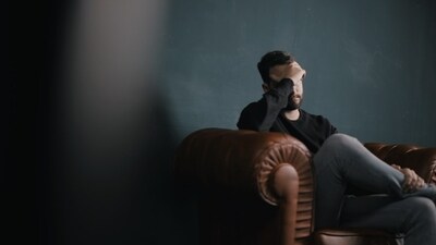 How to tell if it’s anxiety or gut instinct in your relationship (Unsplash) How to tell if it’s anxiety or gut instinct in your relationship (Unsplash)