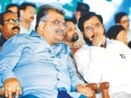 Shinde, Chavan share dais amid uneasy truce Shinde, Chavan share dais amid uneasy truce