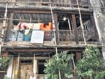 A total of 27,373 families live in these 388 crumbling buildings, scattered across South Mumbai, in areas such as Colaba, Girgaon, Mumbadevi, Byculla, Sewri, Prabhadevi, and Mahim. Each building has 80-100 flats, each measuring 100-200 sq ft (HT Archives)