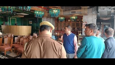 The Lucknow CFO along with excise officer inspecting a club in Lucknow on Monday (HT Photo) The Lucknow CFO along with excise officer inspecting a club in Lucknow on Monday (HT Photo)