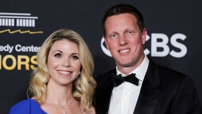 Sandra Lynn Modic and CEO of Paramount Skydance David Ellison pose on the red carpet for the 2025 Kennedy Center Honors at the John F. Kennedy Center for the Performing Arts in Washington, D.C., U.S., December 7, 2025. REUTERS/Jeenah Moon (REUTERS)