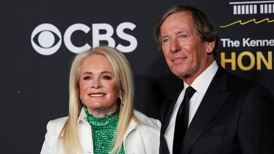 Pamela Roland DeVos and Dan DeVos pose on the red carpet for the 2025 Kennedy Center Honors at the John F. Kennedy Center for the Performing Arts in Washington, D.C., U.S., December 7, 2025. REUTERS/Jeenah Moon (REUTERS)