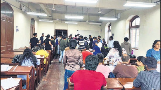 Barcode delay causes chaos at Siddharth College during MU law exam