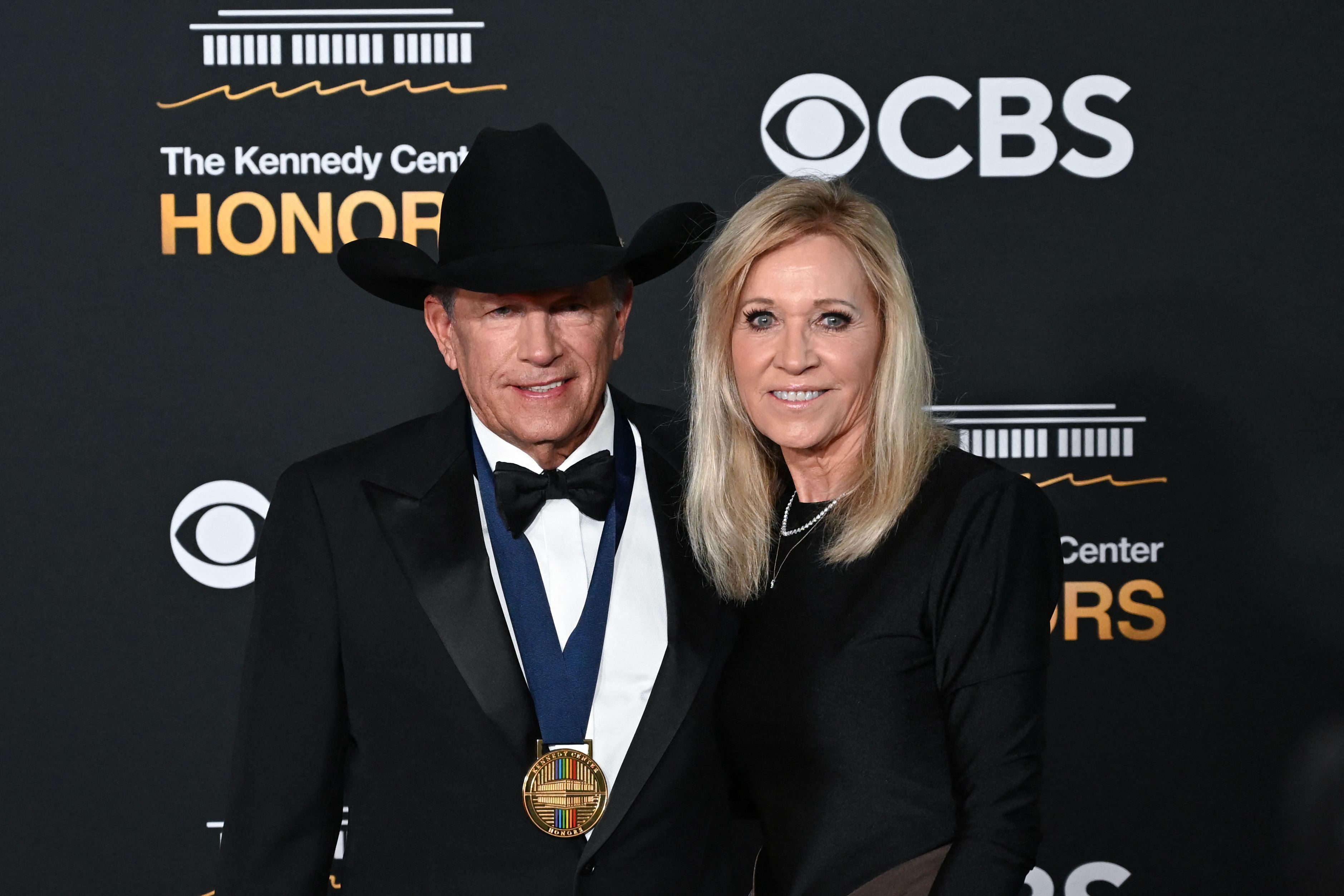 George Strait family: Who are singer's wife Norma and children Jenifer Lyn  and Bubba? | Hindustan Times