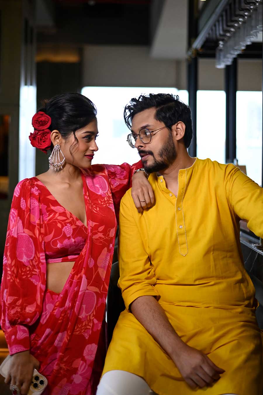 খবর বিয়ে বাতিল করেছেন আদিত্য-অনুষা। খবর বিয়ে বাতিল করেছেন আদিত্য-অনুষা।