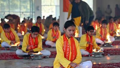 A 100-Kundiya Hawan was performed by students of Class 8 on Tuesday. (Parveen Kumar/HT) A 100-Kundiya Hawan was performed by students of Class 8 on Tuesday. (Parveen Kumar/HT)