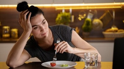 According to the gastroenterologist, individuals with fewer muscles tend to burn fewer calories as compared to those who have more. (Freepik) According to the gastroenterologist, individuals with fewer muscles tend to burn fewer calories as compared to those who have more. (Freepik)
