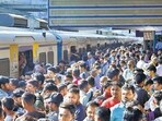 Mumbai, India - Oct 27, 2023 : People crowded at Andheri Railway Station due to 6th Line ongoing work between Khar to Goregaon, in Mumbai, India, Friday, Oct 27, 2023. (Photo by Vijay Bate/HT Photo)