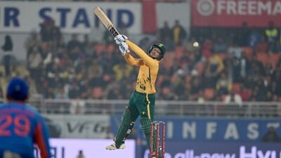 Initially, South Africa posted 213/4 in 20 overs, setting a target of 214 runs. 