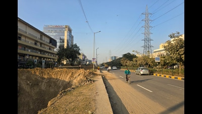 GMDA CEO PC Meena said that the authority will also maintain streetlights being installed in sector 68 to 80 and sector 80 to sector 115. (Parveen Kumar/HT PHOTO) GMDA CEO PC Meena said that the authority will also maintain streetlights being installed in sector 68 to 80 and sector 80 to sector 115. (Parveen Kumar/HT PHOTO)