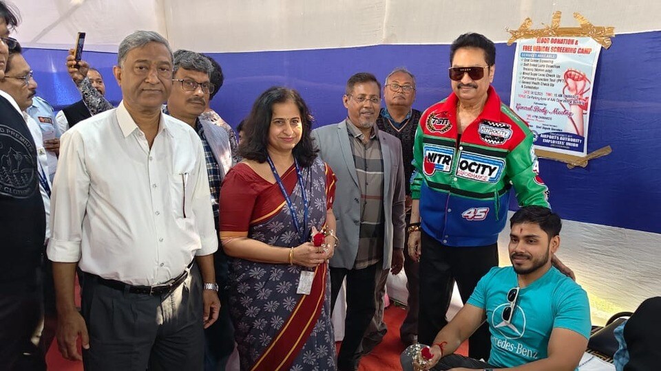 বিমানবন্দরে রক্তদানের আয়োজন, উপস্থিত ছিলেন কুমার শানু
