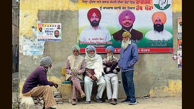 Ahead of the December 14 Zila Parishad elections, such gatherings in villages, discussing the fortunes of those in fray, are a common sight across the district. (Gurpreet Singh/HT) Ahead of the December 14 Zila Parishad elections, such gatherings in villages, discussing the fortunes of those in fray, are a common sight across the district. (Gurpreet Singh/HT)