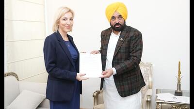 UK deputy high commissioner Alba Smeriglio has been invited by Punjab CM Bhagwant Mann for investors’ summit scheduled in March. (HT Photo) UK deputy high commissioner Alba Smeriglio has been invited by Punjab CM Bhagwant Mann for investors’ summit scheduled in March. (HT Photo)