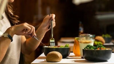 You should try maintaining a consistent calorie deficit instead of focusing on drastic diets. (Unsplash) You should try maintaining a consistent calorie deficit instead of focusing on drastic diets. (Unsplash)