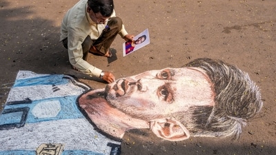 Artist Swapan Kumar Das drew a street portrait of Lionel Messi. This is his first visit after the 2011 visit. (PTI Photo/Swapan Mahapatra) Artist Swapan Kumar Das drew a street portrait of Lionel Messi. This is his first visit after the 2011 visit. (PTI Photo/Swapan Mahapatra)