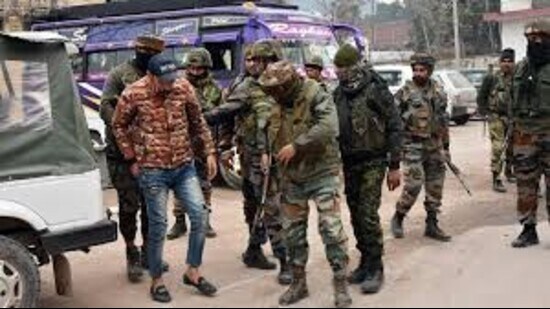 Police in Awantipora area of Pulwama deployed checking teams at multiple locations, during which several vehicles found without proper documentation, without updated ownership records, or involved in rash driving were seized. (File)