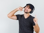 Doctors attribute the move away from wireless headphones to practical concerns — ear infections, safety, hearing loss. (Freepik) Doctors attribute the move away from wireless headphones to practical concerns — ear infections, safety, hearing loss. (Freepik)