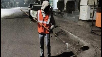 PCMC has stepped up night-time cleaning operations on major roads, achieving noticeable improvements in cleanliness without disrupting daily traffic or routine activities, officials said. (HT) PCMC has stepped up night-time cleaning operations on major roads, achieving noticeable improvements in cleanliness without disrupting daily traffic or routine activities, officials said. (HT)