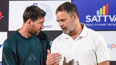 Messi also met Rahul Gandhi during a felicitation ceremony. (PTI) Messi also met Rahul Gandhi during a felicitation ceremony. (PTI)