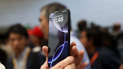 iOS 26.2 విడుదల.. (AP) iOS 26.2 విడుదల.. (AP)