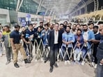 Akshay Kumar posed with his fans in Bhubaneswar.