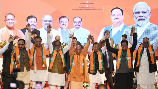 BJP leaders at the Sangathan Parv in Lucknow on Sunday. (Deepak Gupta/HT)