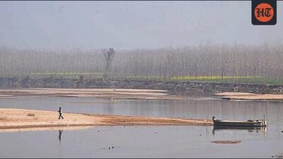 Officials said the five-foot-wide kuchha bundh, had the potential to alter the natural flow of the Sutlej, posing serious risks during the monsoon. (HT Photo) Officials said the five-foot-wide kuchha bundh, had the potential to alter the natural flow of the Sutlej, posing serious risks during the monsoon. (HT Photo)