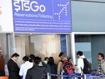 Indira Gandhi International (IGI) Airport issued a fog advisory, warning passengers of possible disruptions to departures and arrivals due to reduced visibility. 