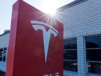 FILE PHOTO: A Tesla service center in Los Angeles, California, U.S., November 6, 2025. REUTERS/Mike Blake/File Photo
