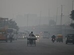 Visibility rose sharply by evening, but CPCB data showed most monitoring stations continuing to record very poor air quality levels. (Parveen Kumar/HT) Visibility rose sharply by evening, but CPCB data showed most monitoring stations continuing to record very poor air quality levels. (Parveen Kumar/HT)