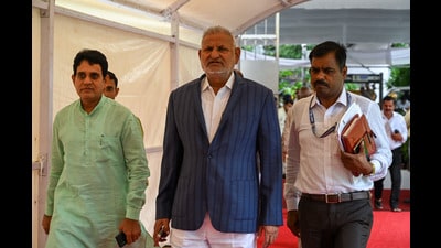 had claimed that he routinely handled large sums of cash while making weekly payments of ₹9,000- ₹10,000 each to 40-50 workers in his dairy business. (HT) had claimed that he routinely handled large sums of cash while making weekly payments of ₹9,000- ₹10,000 each to 40-50 workers in his dairy business. (HT)