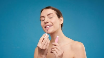 You're accidentally consuming more makeup than you think (Pexels) You're accidentally consuming more makeup than you think (Pexels)