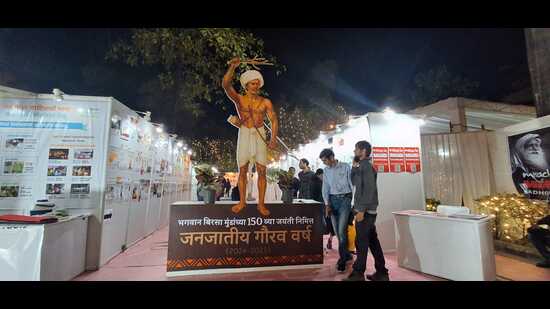 On display are 1,678 posters, surpassing the previous record of 1,365 posters held by the United States. Adjudicator Swapnil Dangrikar officially validated the Guinness world record. (HT)