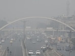 A dense layer of smog engulfs Anand Vihar Road in New Delhi on Thursday (RAJ K RAJ /HT PHOTO)