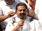 Four years ago, the politician had promised to not cut his hair until he resolves the problems in water supply in Ghatkopar. Four years ago, the politician had promised to not cut his hair until he resolves the problems in water supply in Ghatkopar.
